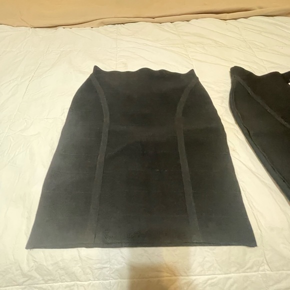 Two guess black skirts - Picture 5 of 6